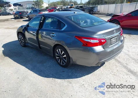 2017 Nissan Altima 2.5 Sv z USA, uszkodzony, nr VIN 1N4AL3AP3HC127530